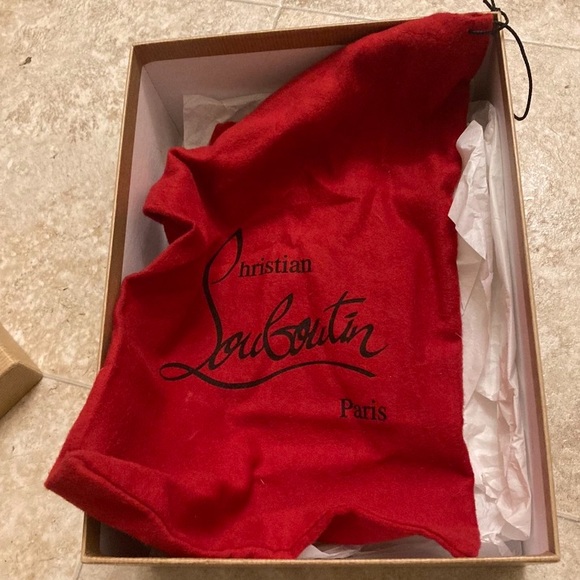 - Christian Louboutin - Picture 5 of 7